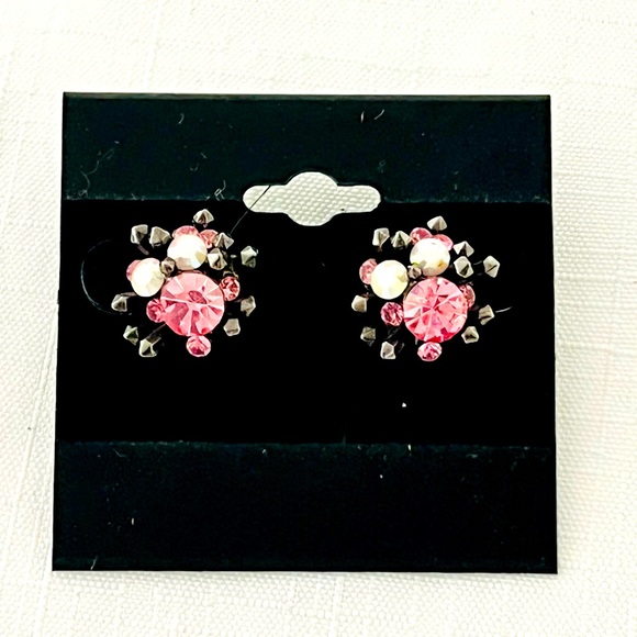 Jewelry - Earrings~Sparkling Pink Studs